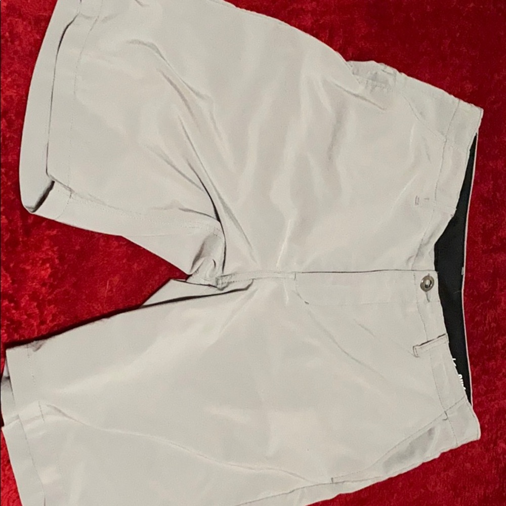 Volcom size 32 hybrid